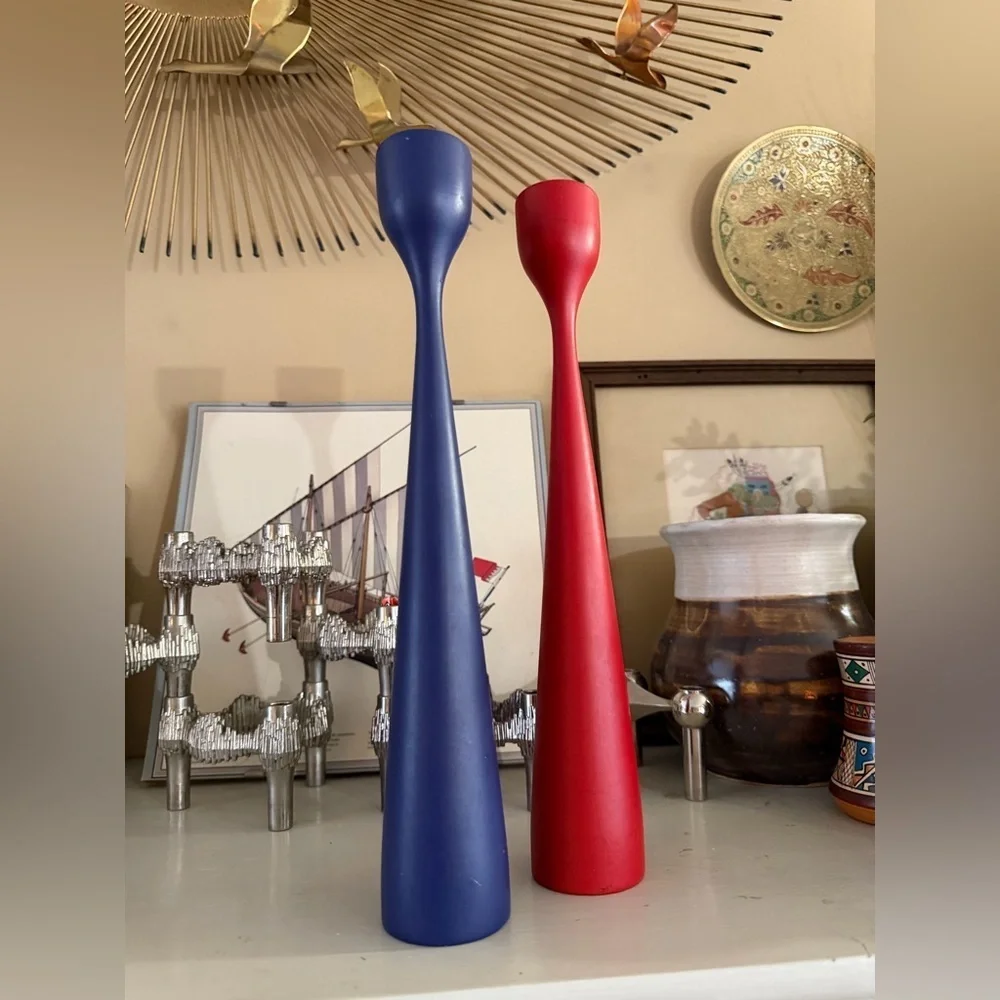 VINTAGE RETRO MCM Tulip Wood Candle Holder Pair - Red & Blue